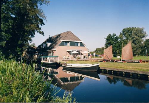 Giethoorn Netherlands Hotel